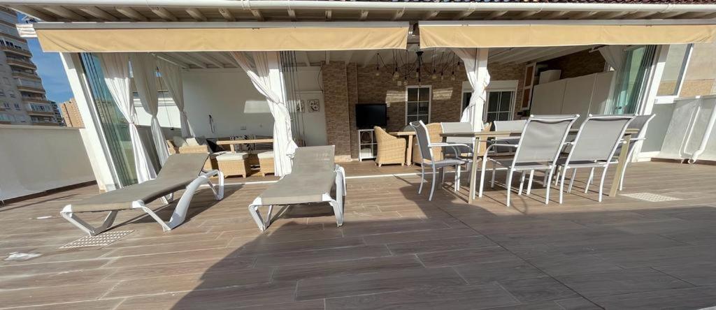Atico Con Enorme Terraza Y Chill Out Particular Apartment Бенидорм Екстериор снимка