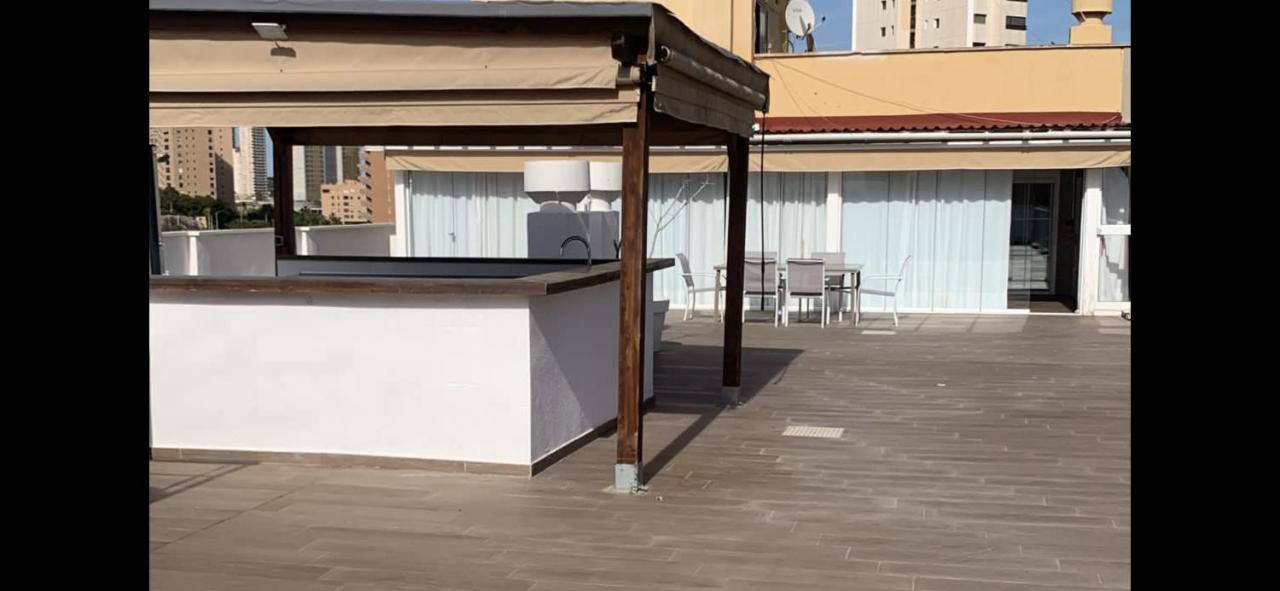 Atico Con Enorme Terraza Y Chill Out Particular Apartment Бенидорм Екстериор снимка