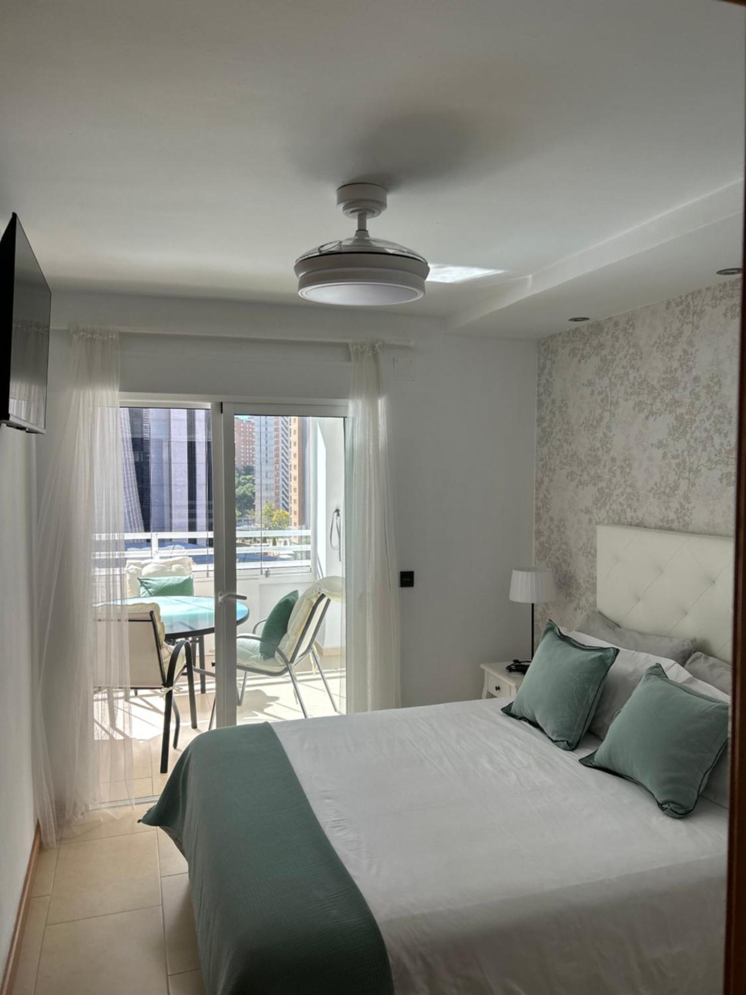Atico Con Enorme Terraza Y Chill Out Particular Apartment Бенидорм Екстериор снимка
