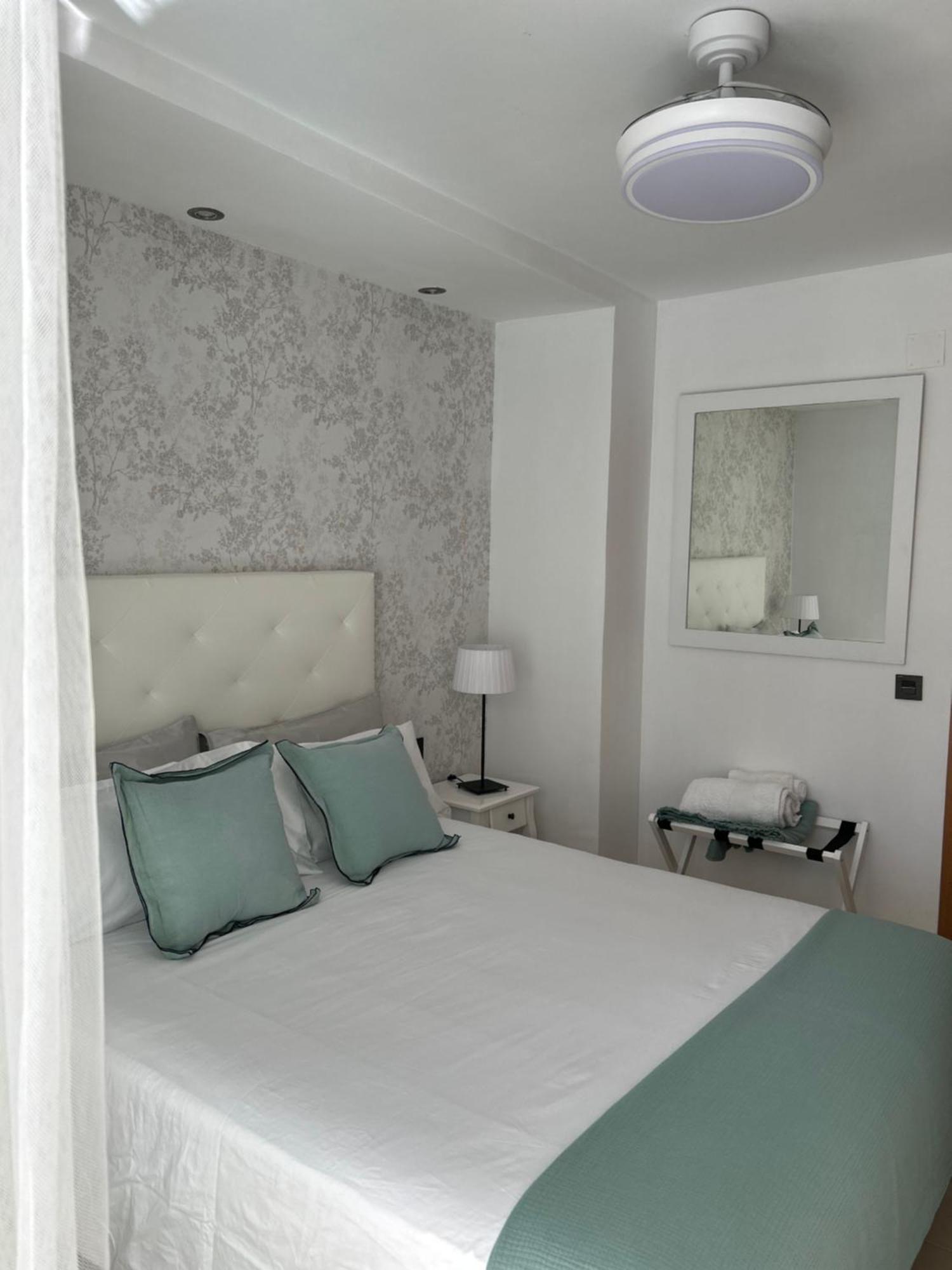 Atico Con Enorme Terraza Y Chill Out Particular Apartment Бенидорм Екстериор снимка