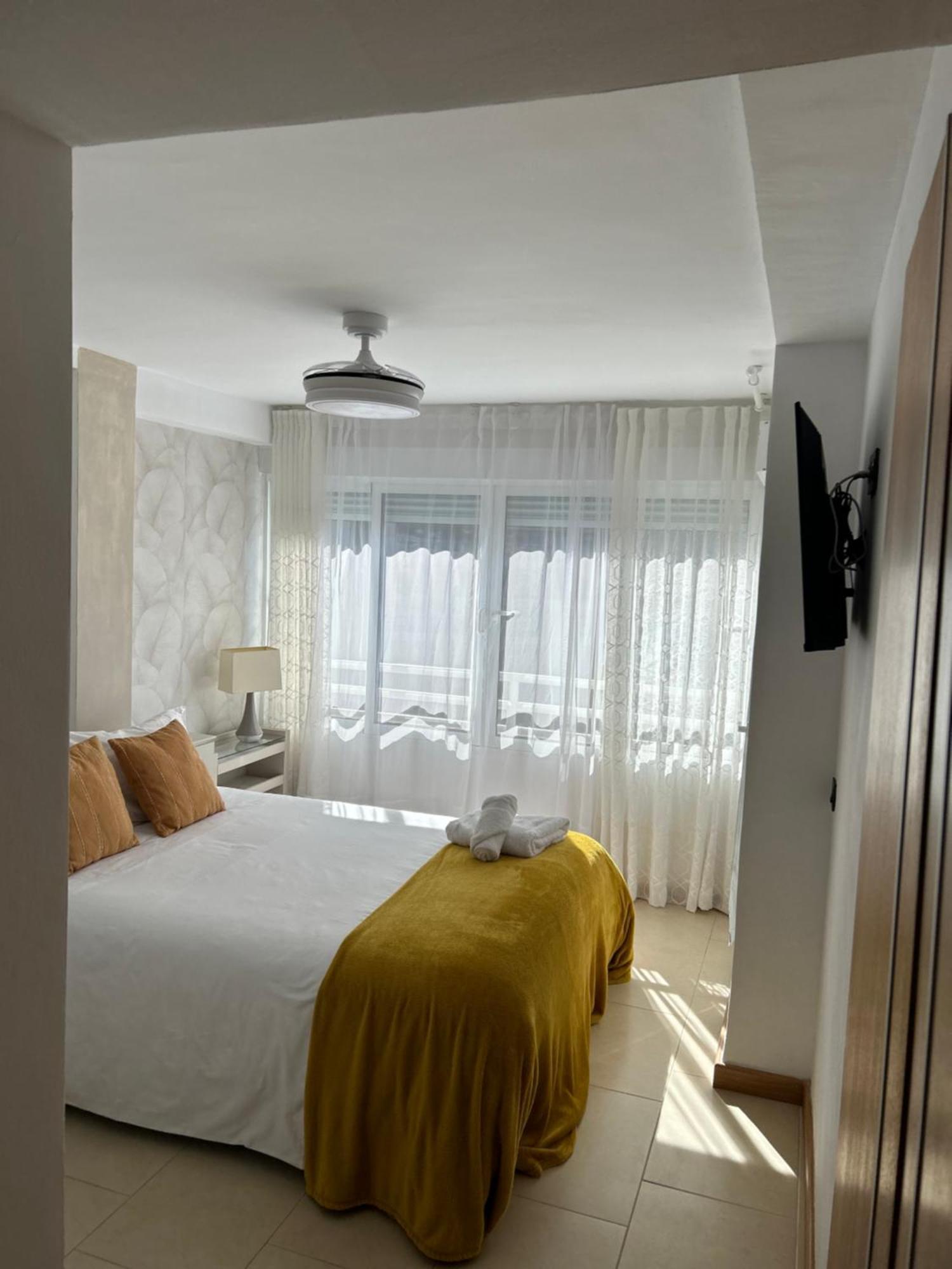 Atico Con Enorme Terraza Y Chill Out Particular Apartment Бенидорм Екстериор снимка